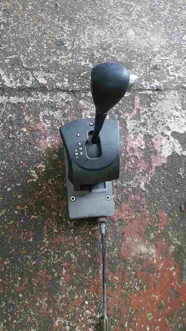 Thumb 7 Renault Clio MK3 2005-2012 Gear Stick Selector Cables Automatic 8200784983
