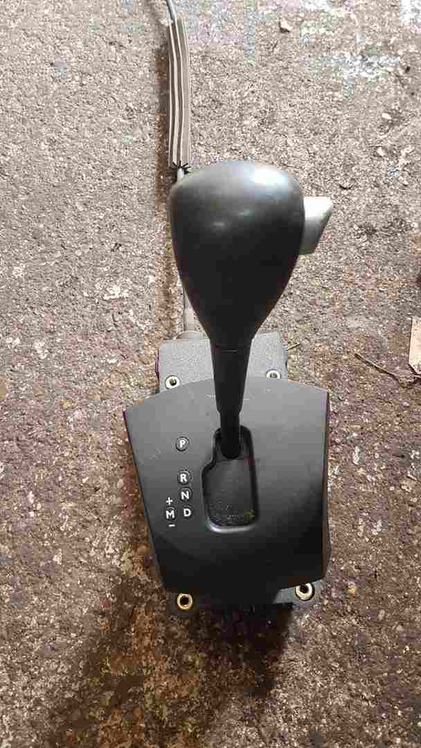 Thumb 2 Renault Clio MK3 2005-2012 Gear Stick Selector Cables Automatic 8200504319