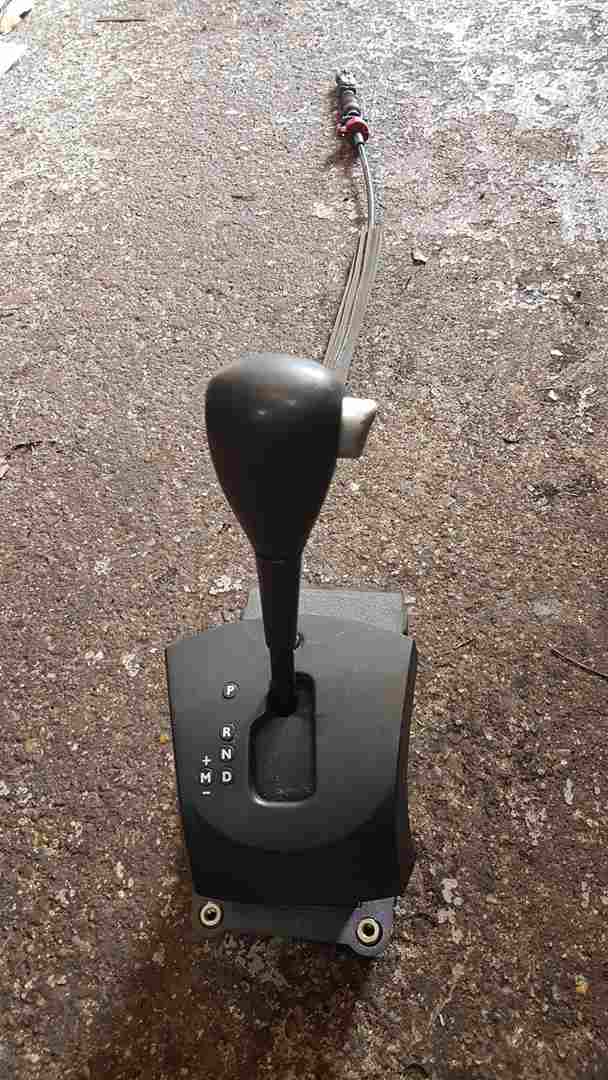 Thumb 4 Renault Clio MK3 2005-2012 Gear Stick Selector Cables Automatic 8200504319