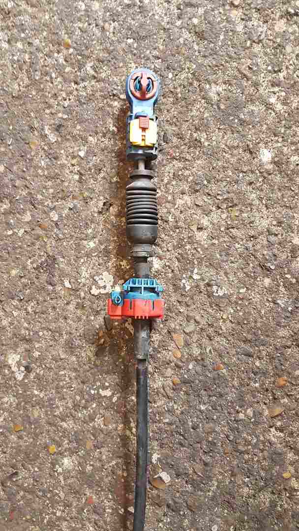 Thumb 5 Renault Clio MK3 2005-2012 Gear Stick Selector Cables Automatic 8200504319