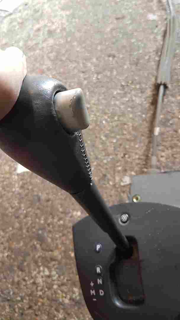 Thumb 6 Renault Clio MK3 2005-2012 Gear Stick Selector Cables Automatic 8200504319