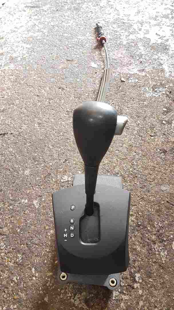 Thumb 7 Renault Clio MK3 2005-2012 Gear Stick Selector Cables Automatic 8200504319