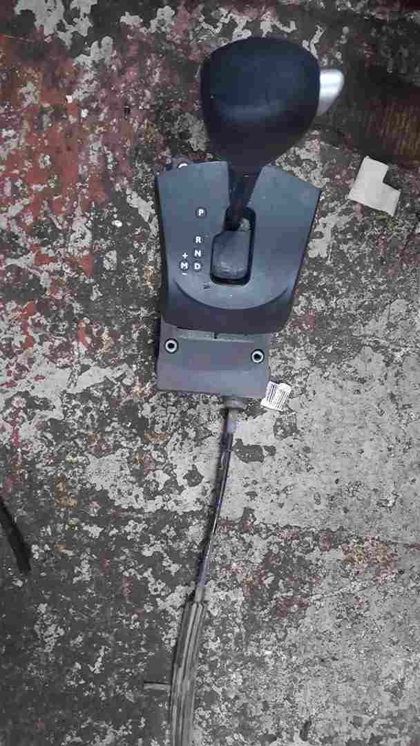 Thumb 2 Renault Clio MK3 2005-2012 Gear Stick Selector Cables Automatic 8200784983
