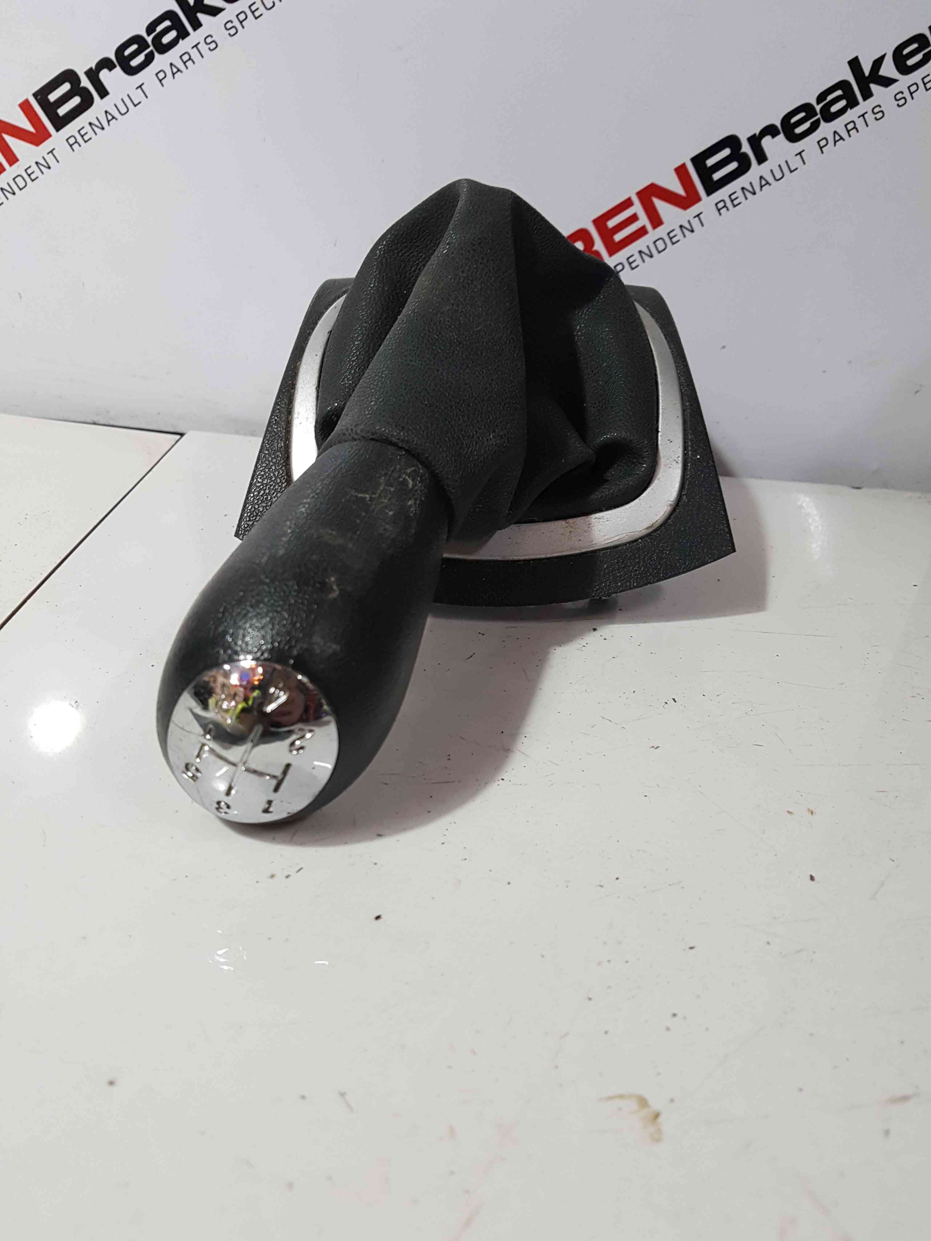 Thumb 4 Renault Clio MK3 2005-2012 Gearstick Gear Gaitor Knob Boot 8200408023