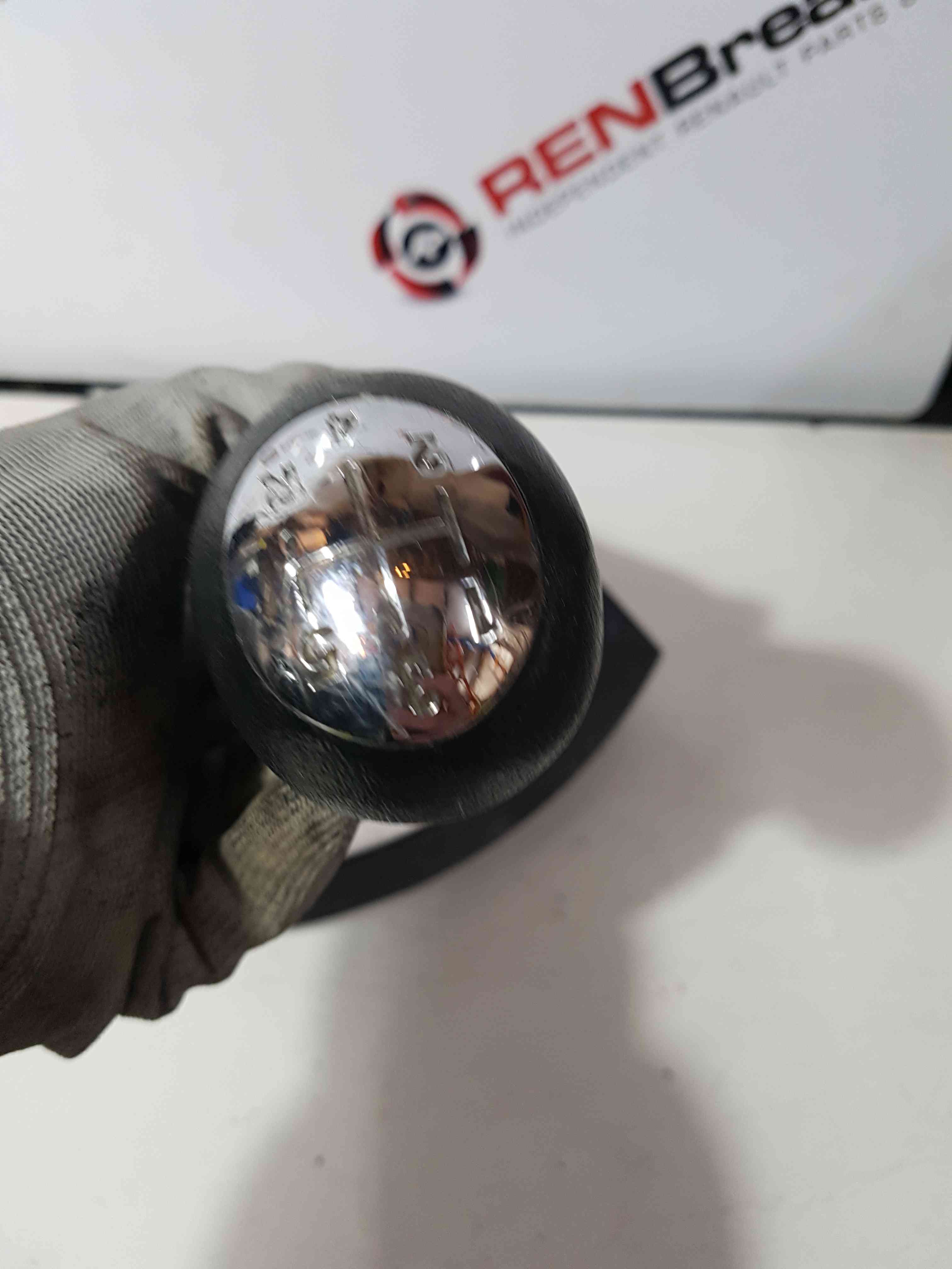 Thumb 6 Renault Clio MK3 2005-2012 Gearstick Gear Gaitor Knob Boot 8200408023