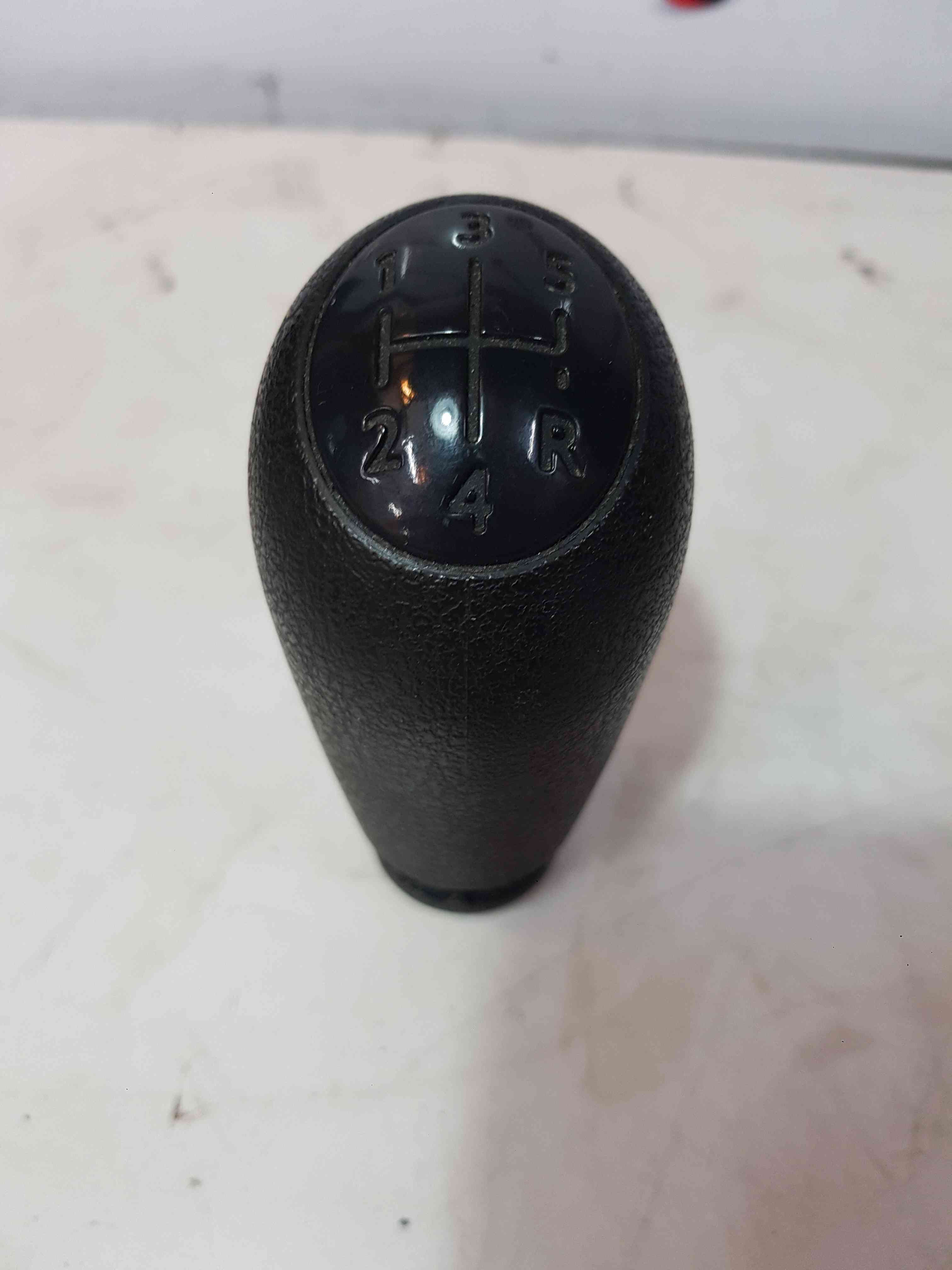 Thumb 2 Renault Clio MK3 2005-2012 Gearstick Knob 5 Speed