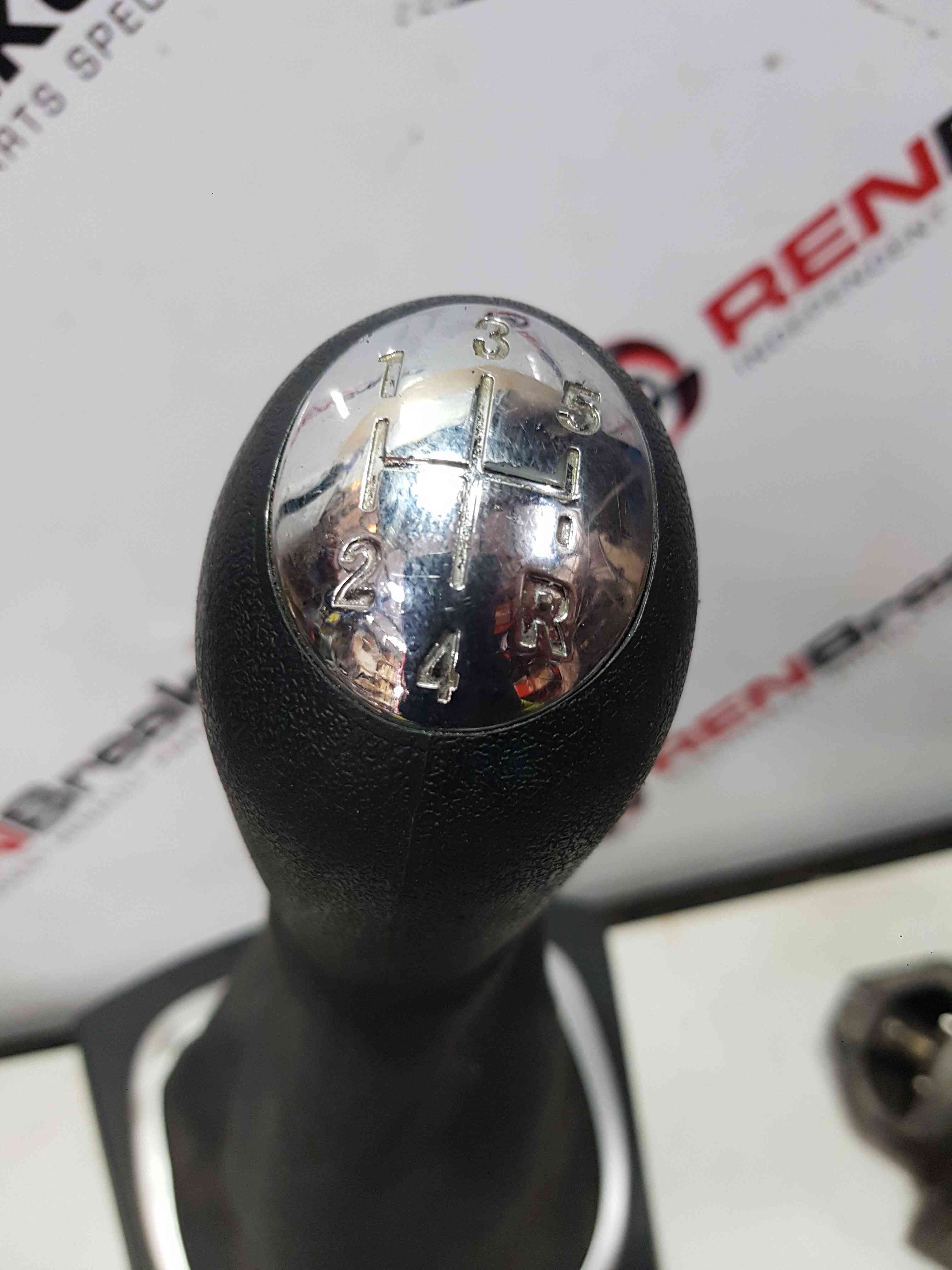 Thumb 5 Renault Clio MK3 2005-2012 Gearstick Knob Gaitor 