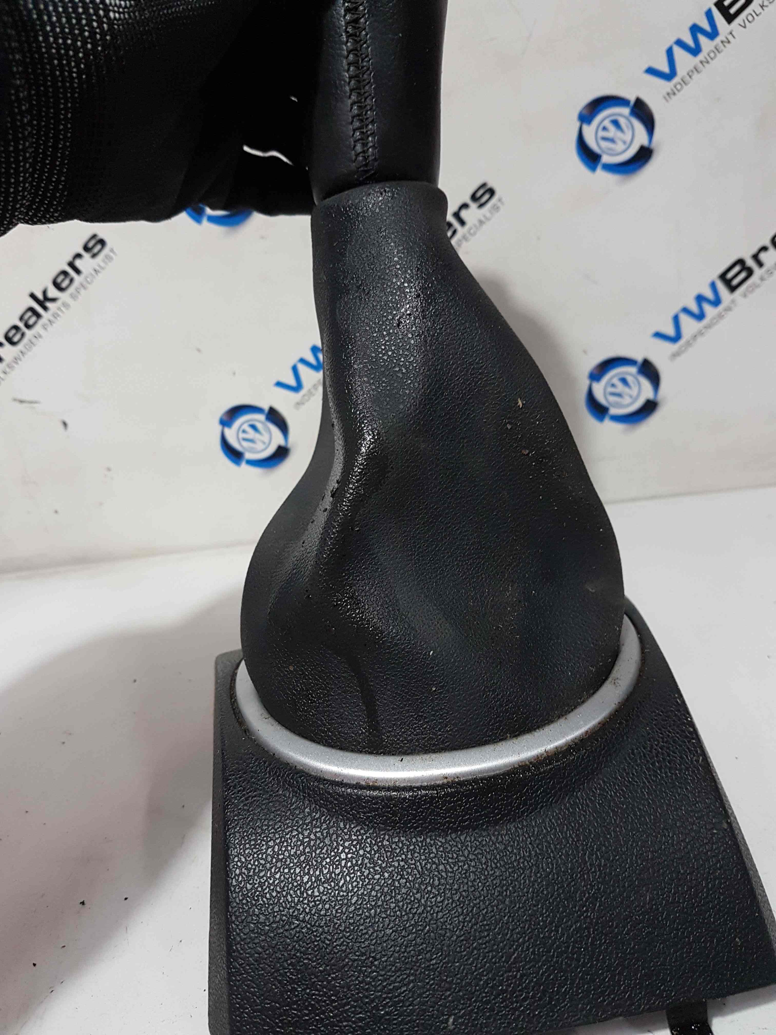 Thumb 7 Renault Clio MK3 2005-2012 Gearstick Knob Gaitor 8200393246