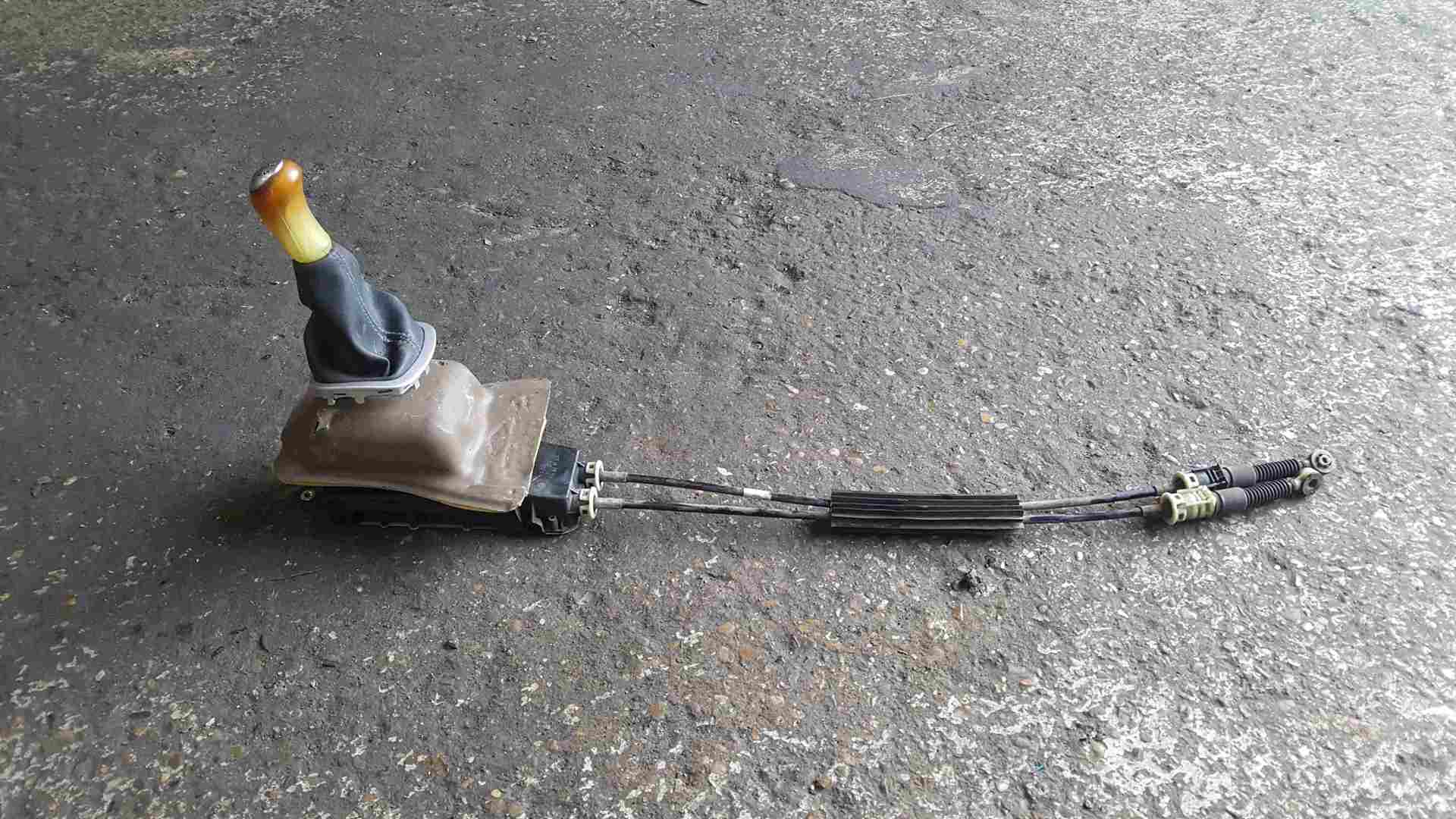 Thumb 4 Renault Clio MK3 2005-2012 Gearstick Mechanism Cables 8200755871