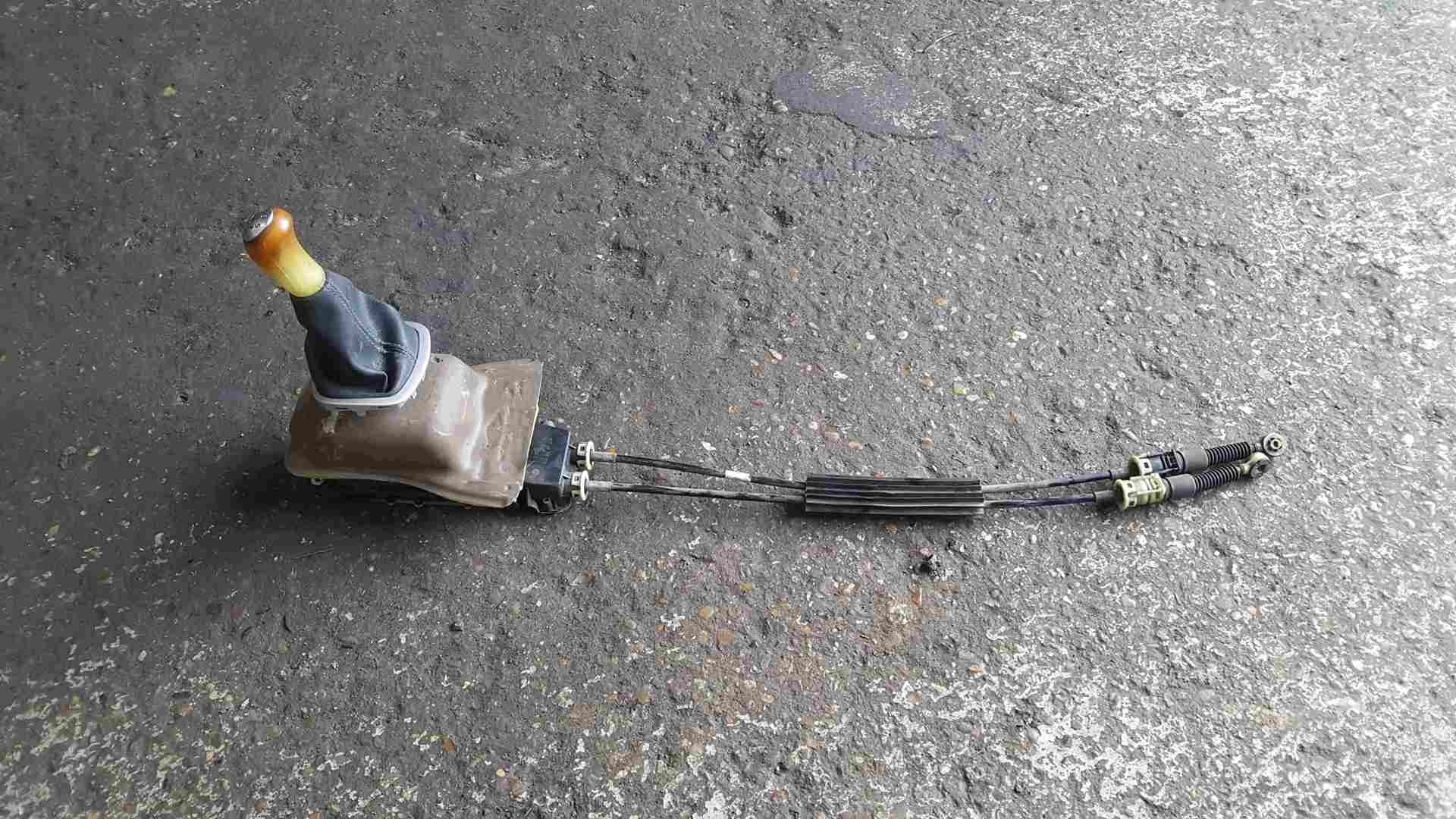 Renault Clio MK3 2005-2012 Gearstick Mechanism Cables 8200755871