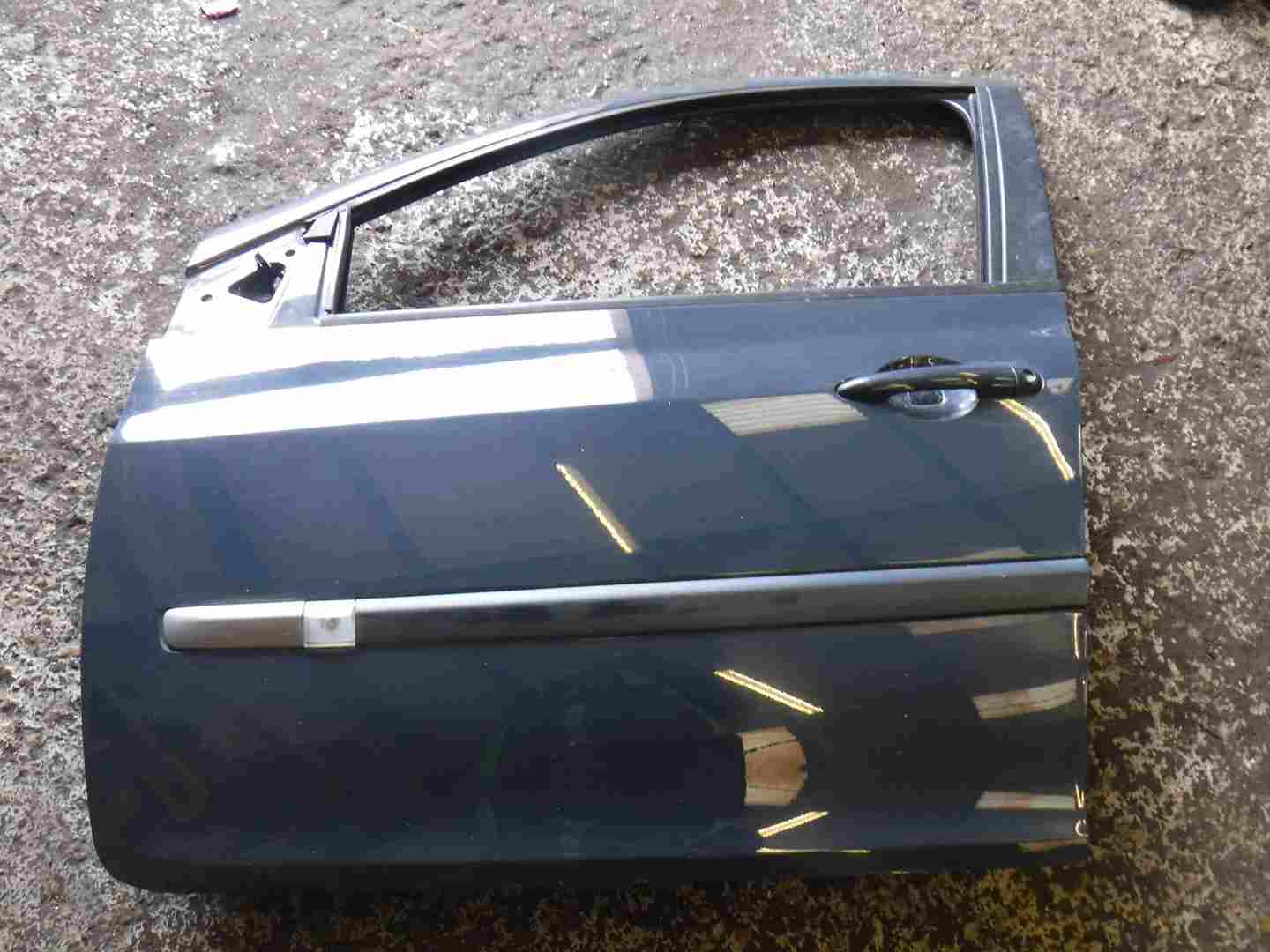 Renault Clio MK3 2005-2012 Grey Silver Passenger NSF Front Door 5DR OVRPE