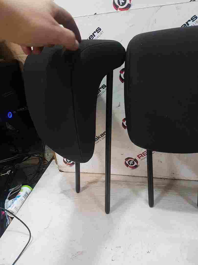 Thumb 2 Renault Clio MK3 2005-2012 Headrest Rear Back ROW Seat Head Rest Fabric X3