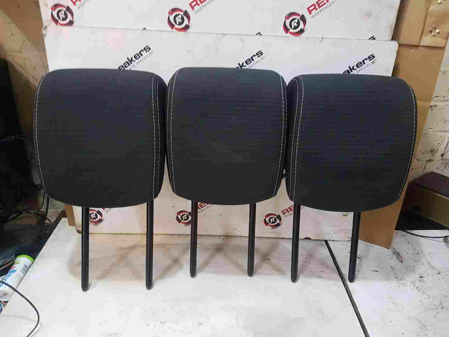 Thumb 4 Renault Clio MK3 2005-2012 Headrest Rear Back ROW Seat Head Rest Fabric X3