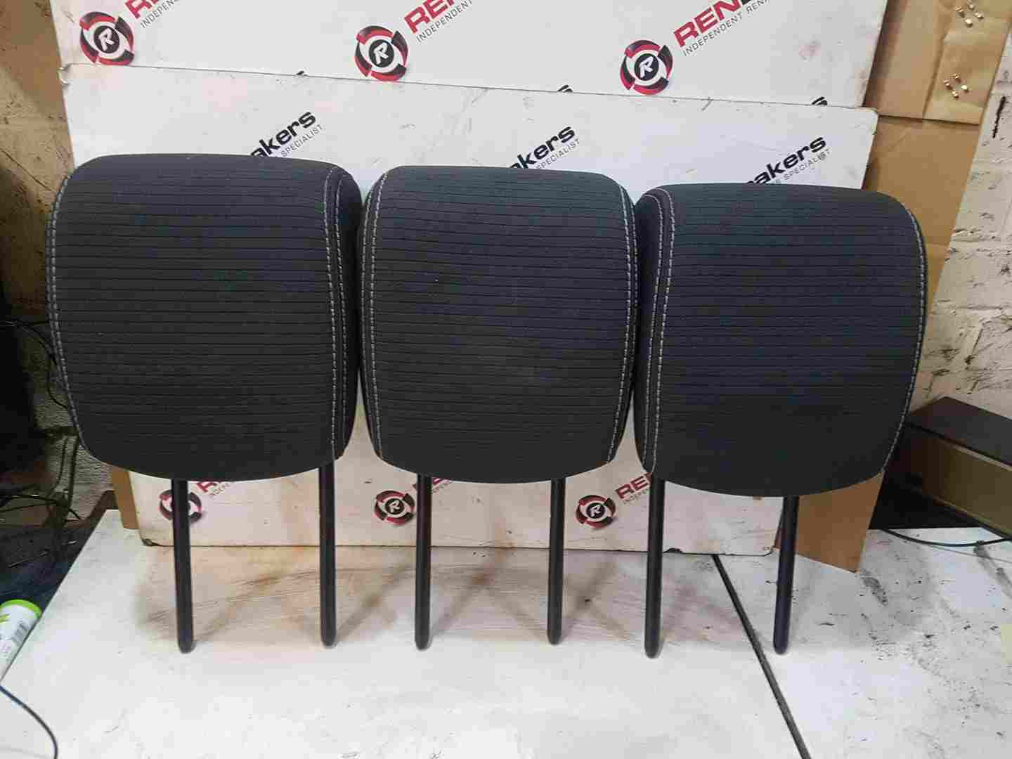 Thumb 6 Renault Clio MK3 2005-2012 Headrest Rear Back ROW Seat Head Rest Fabric X3