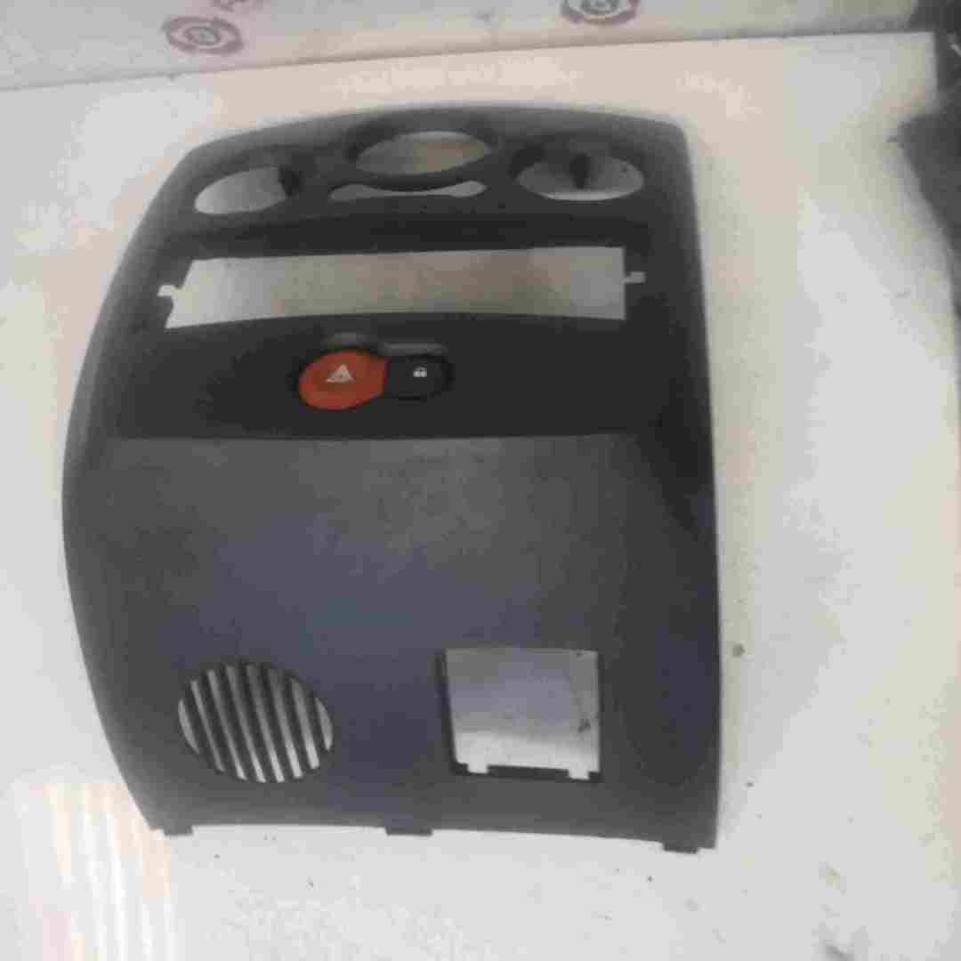 Renault Clio MK3 2005-2012 Heater Dials Cd Player Surround Hazard Black