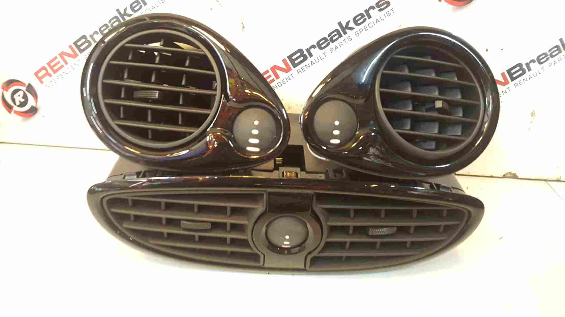 Thumb 3 Renault Clio MK3 2005-2012 Heater Vents SET Gloss Black