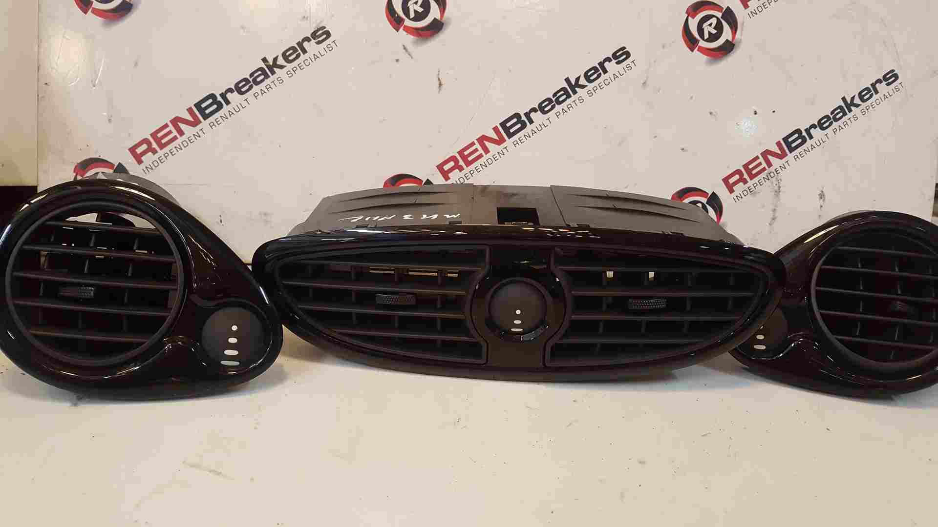 Thumb 4 Renault Clio MK3 2005-2012 Heater Vents SET Gloss Black