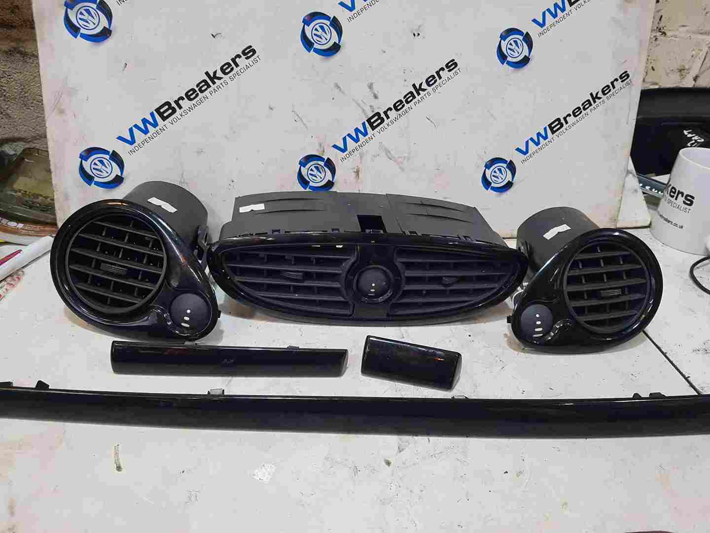 Renault Clio MK3 2005-2012 Heater Vents SET Gloss Black Trim SET