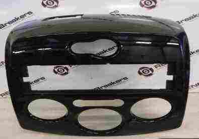Renault Clio MK3 2005-2012 Interior Centre Cd Heater Surround Gloss Black