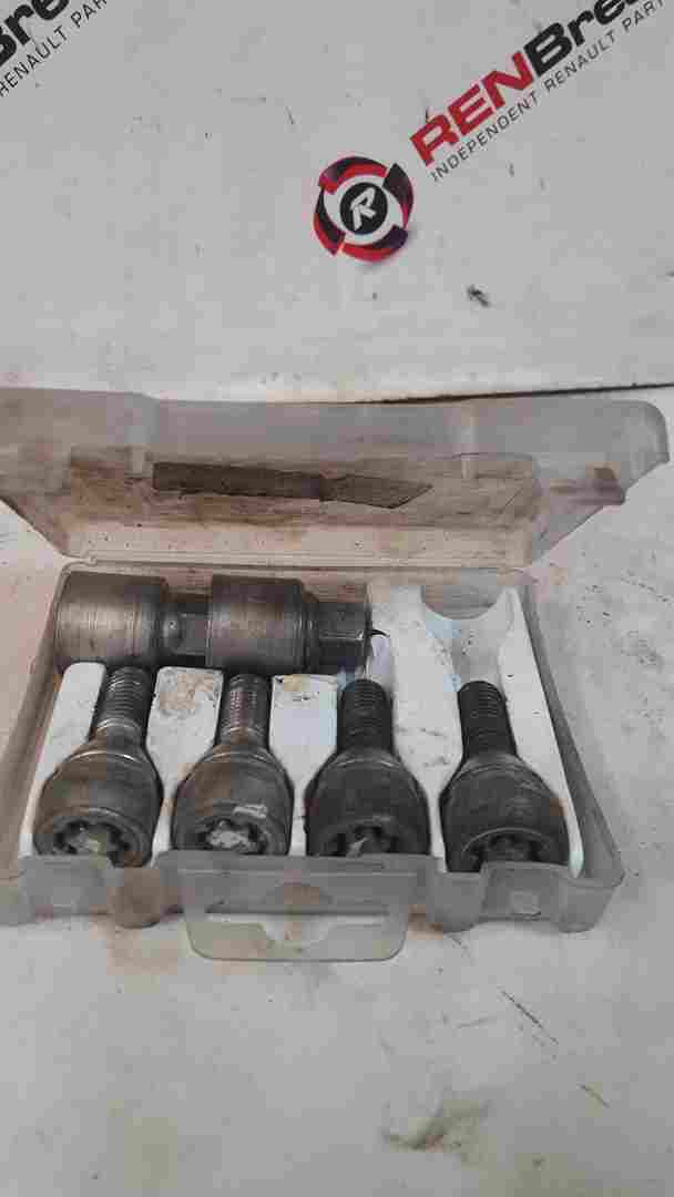 Thumb 2 Renault Clio MK3 2005-2012 Locking Lock NUT Bolts SET Laguna Scenic Megane 