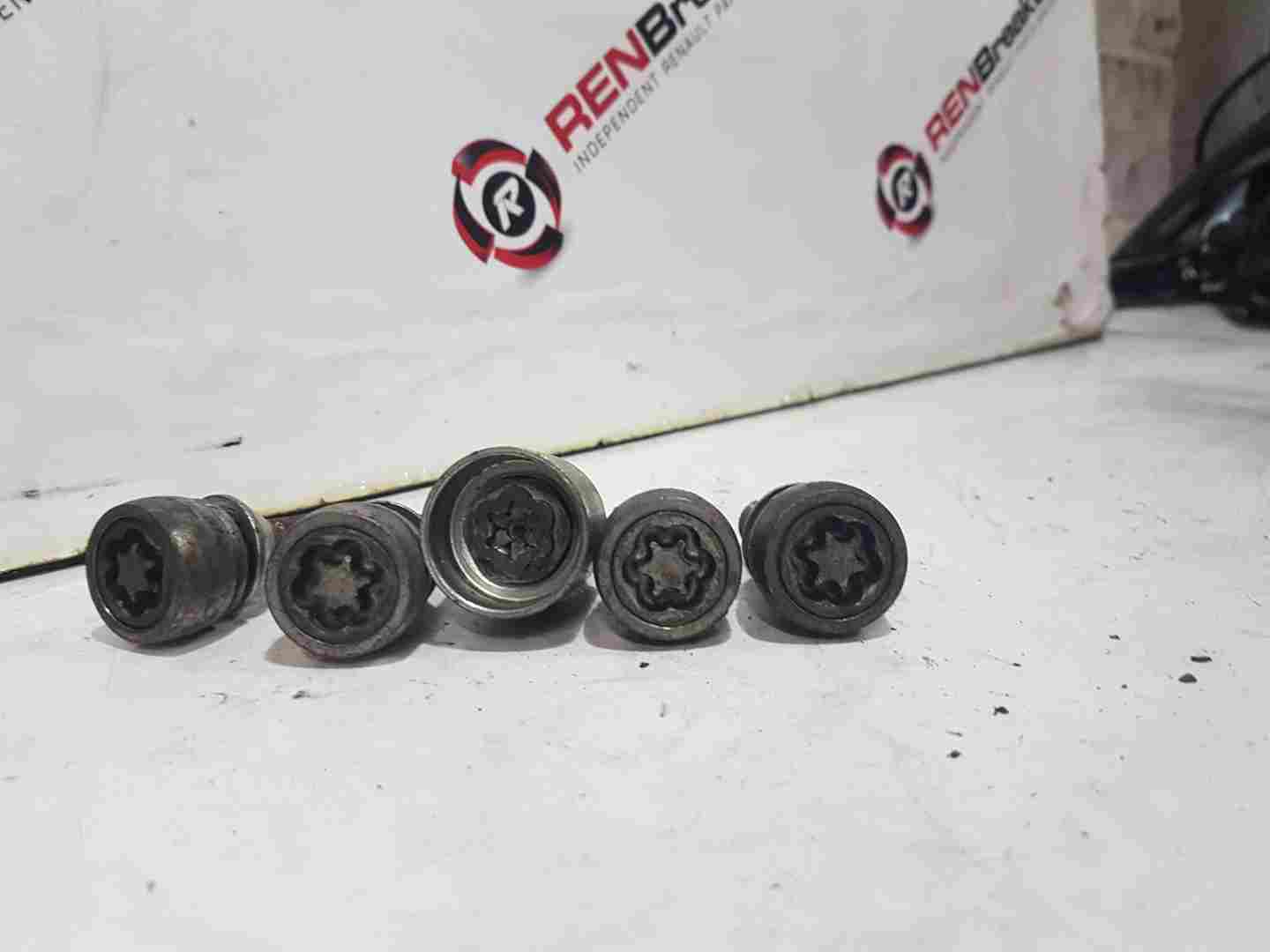 Thumb 2 Renault Clio MK3 2005-2012 Locking Wheel NUT Bolts SET 19Mm 5/5