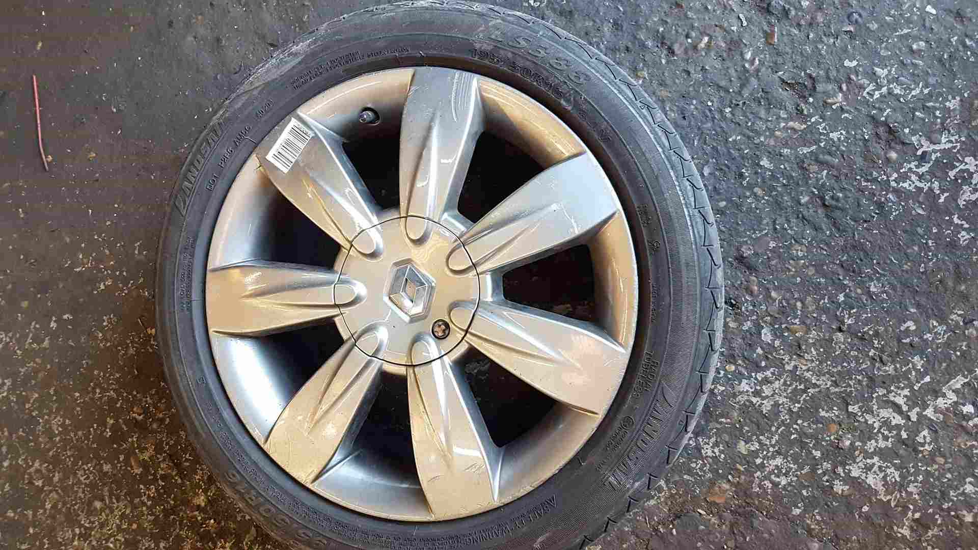 Renault Clio MK3 2005-2012 Lyria Alloy Wheel + Tyre 195 50 16 4Mm Tread 3/5
