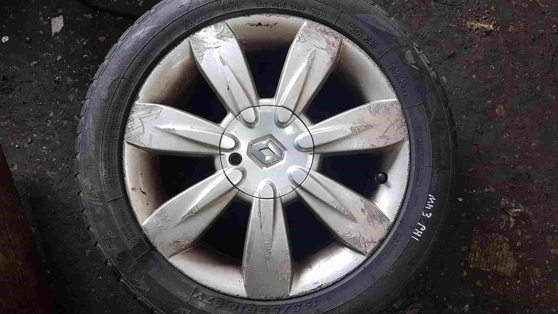 Thumb 2 Renault Clio MK3 2005-2012 Lyria Alloy Wheel + Tyre 195 50 16 5Mm Tread 3/5