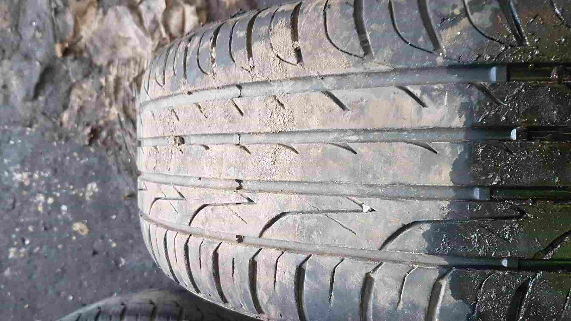 Thumb 4 Renault Clio MK3 2005-2012 Lyria Alloy Wheel + Tyre 195 50 16 5Mm Tread 3/5