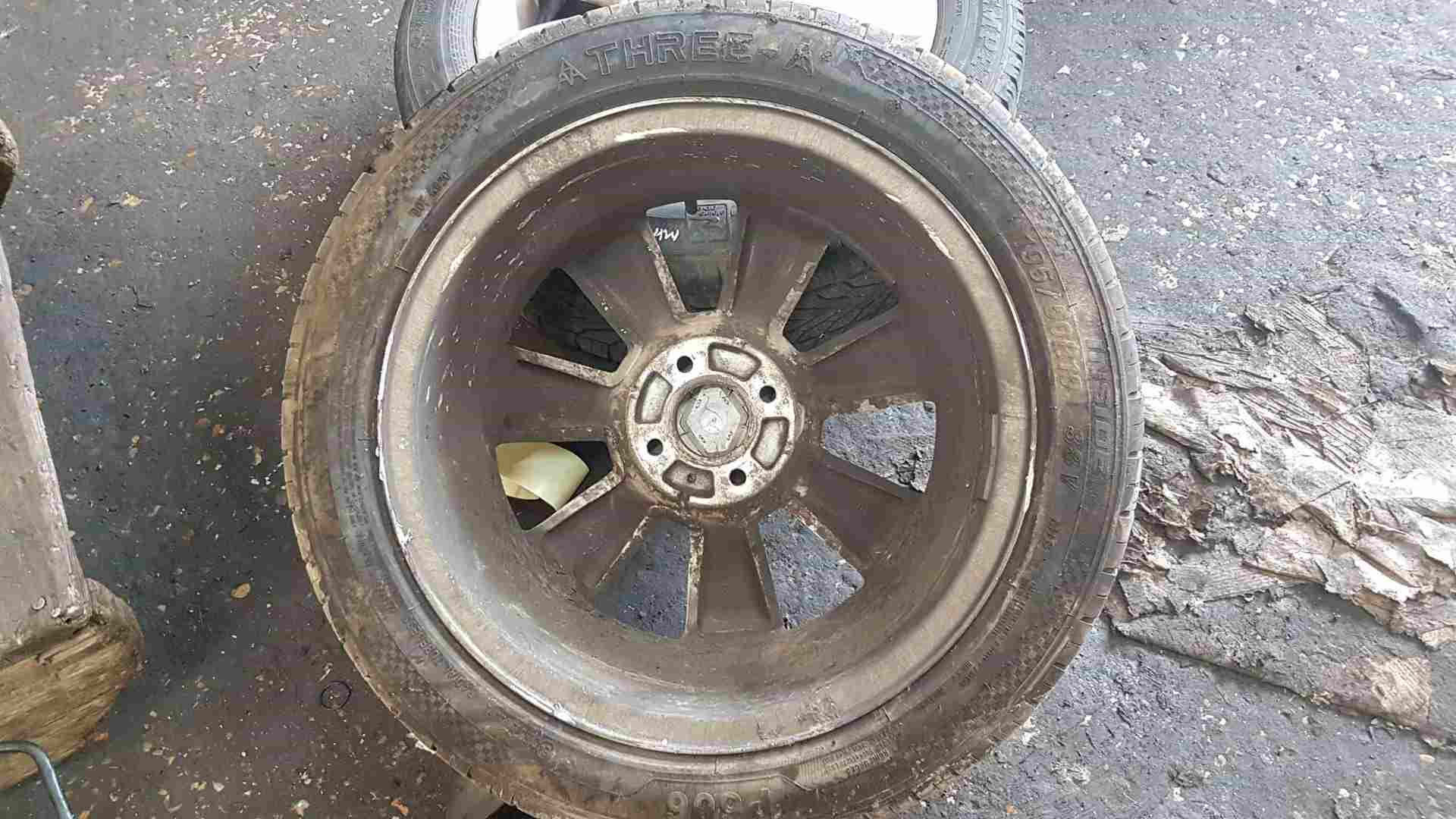Thumb 5 Renault Clio MK3 2005-2012 Lyria Alloy Wheel + Tyre 195 50 16 5Mm Tread 3/5
