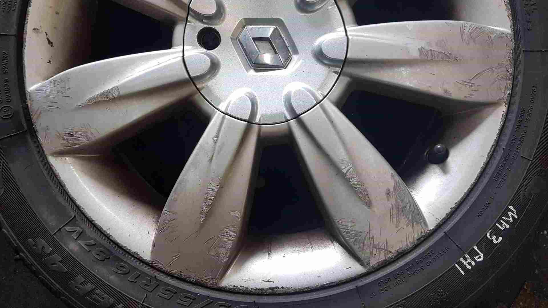 Thumb 3 Renault Clio MK3 2005-2012 Lyria Alloy Wheel + Tyre 195 50 16 5Mm Tread 3/5