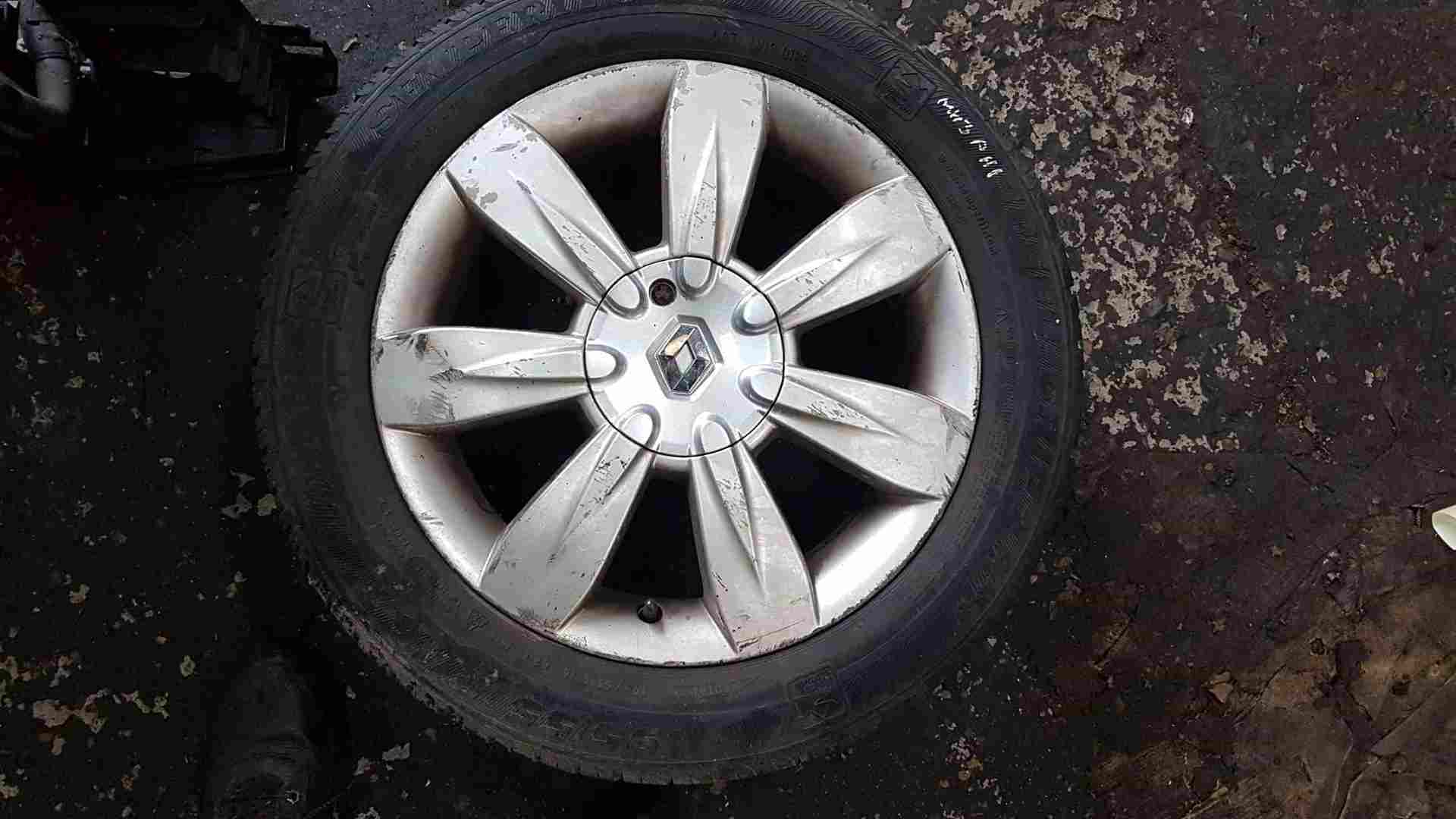 Thumb 7 Renault Clio MK3 2005-2012 Lyria Alloy Wheel + Tyre 195 50 16 5Mm Tread 3/5