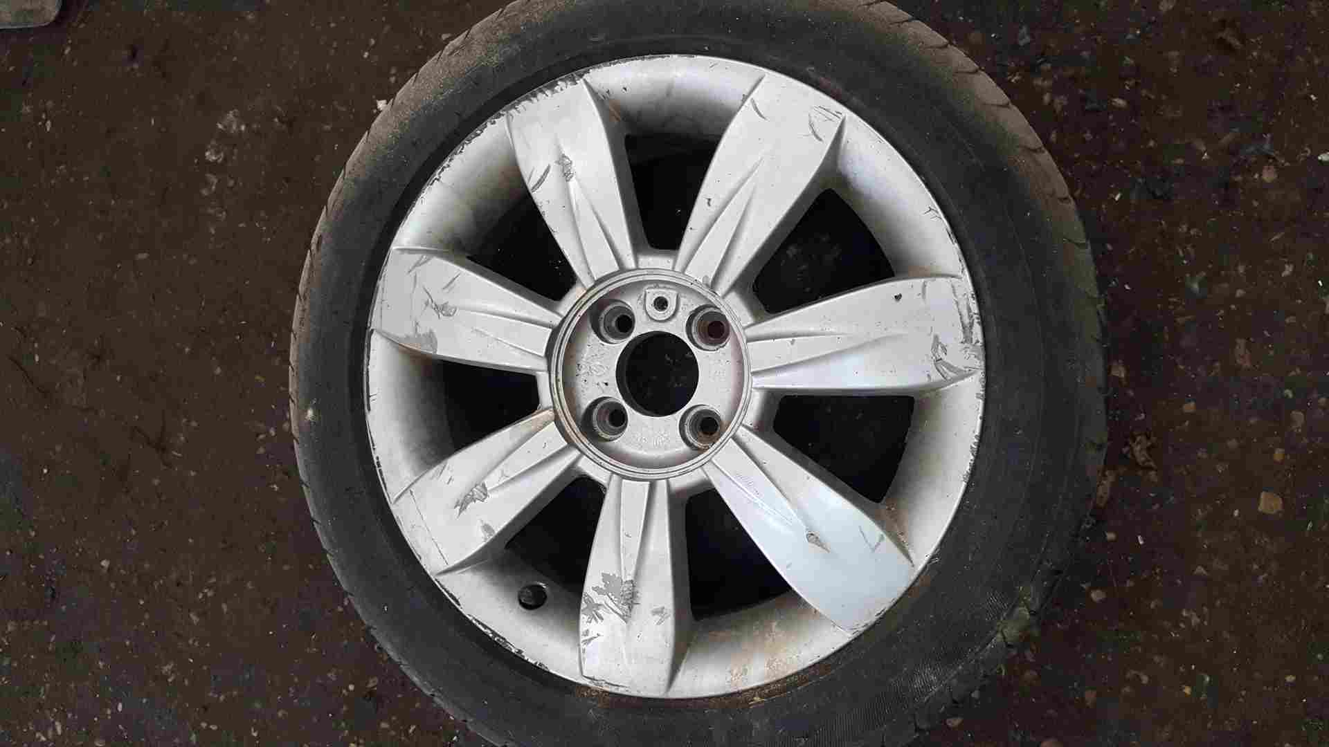Thumb 2 Renault Clio MK3 2005-2012 Lyria Alloy Wheel 16Inch + Tyre 195 50 16 6Mm 3/5