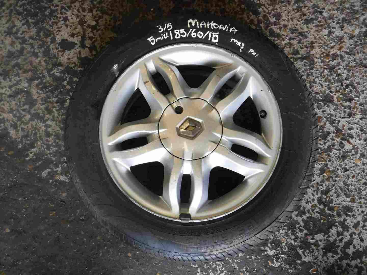 Renault Clio MK3 2005-2012 Mahonia Alloy Wheel + Tyre 185 60 15 5mm