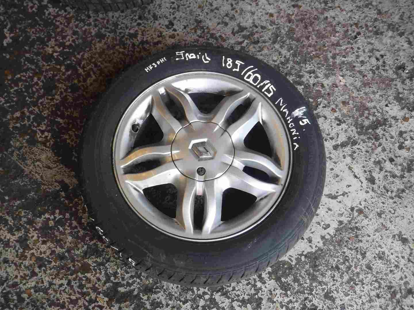 Renault Clio MK3 2005-2012 Mahonia Alloy Wheel + Tyre 185 60 15 5mm