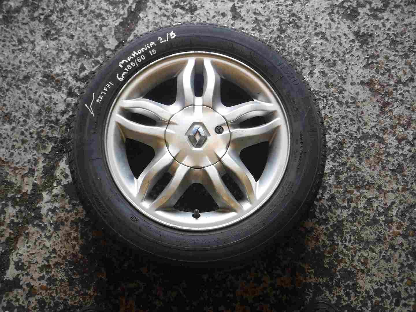 Renault Clio MK3 2005-2012 Mahonia Alloy Wheel + Tyre 185 60 15 6mm Tread