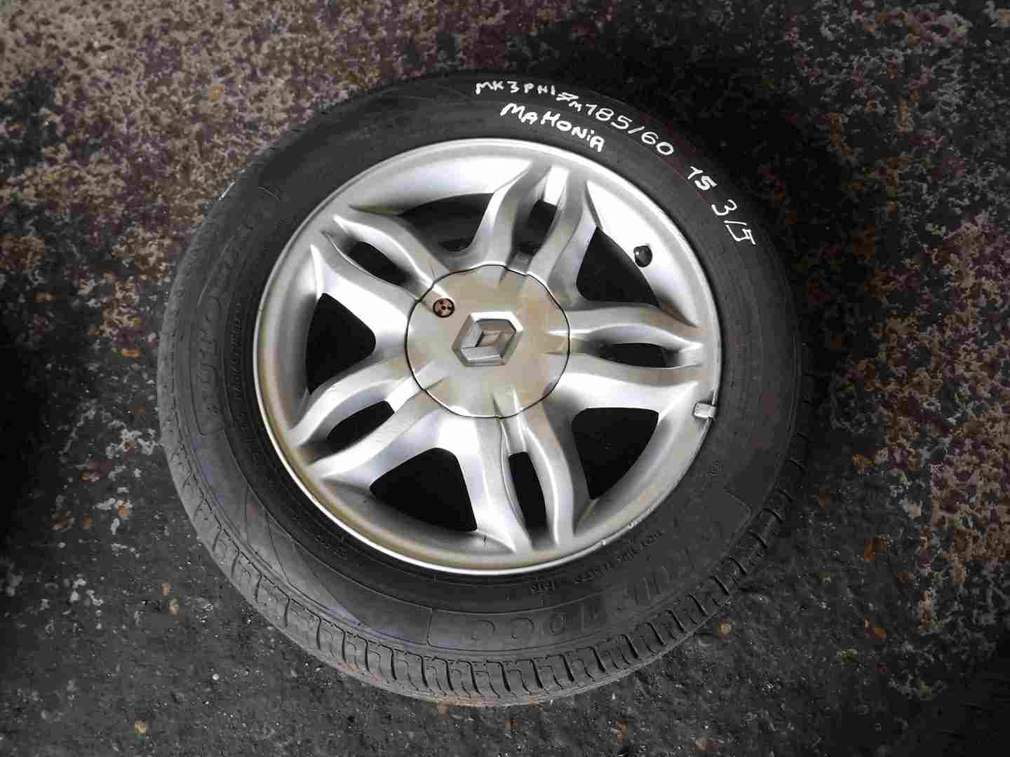 Renault Clio MK3 2005-2012 Mahonia Alloy Wheel + Tyre 185 60 15 7mm Tread