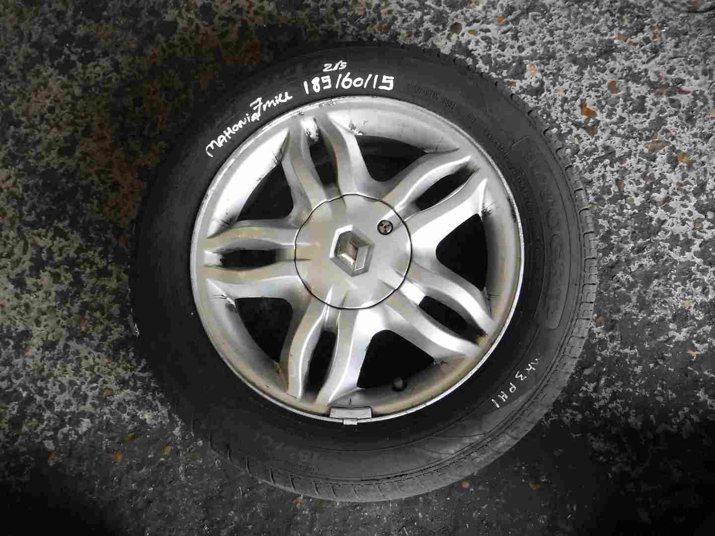Renault Clio MK3 2005-2012 Mahonia Alloy Wheel + Tyre 185 60 15 7mm Tread