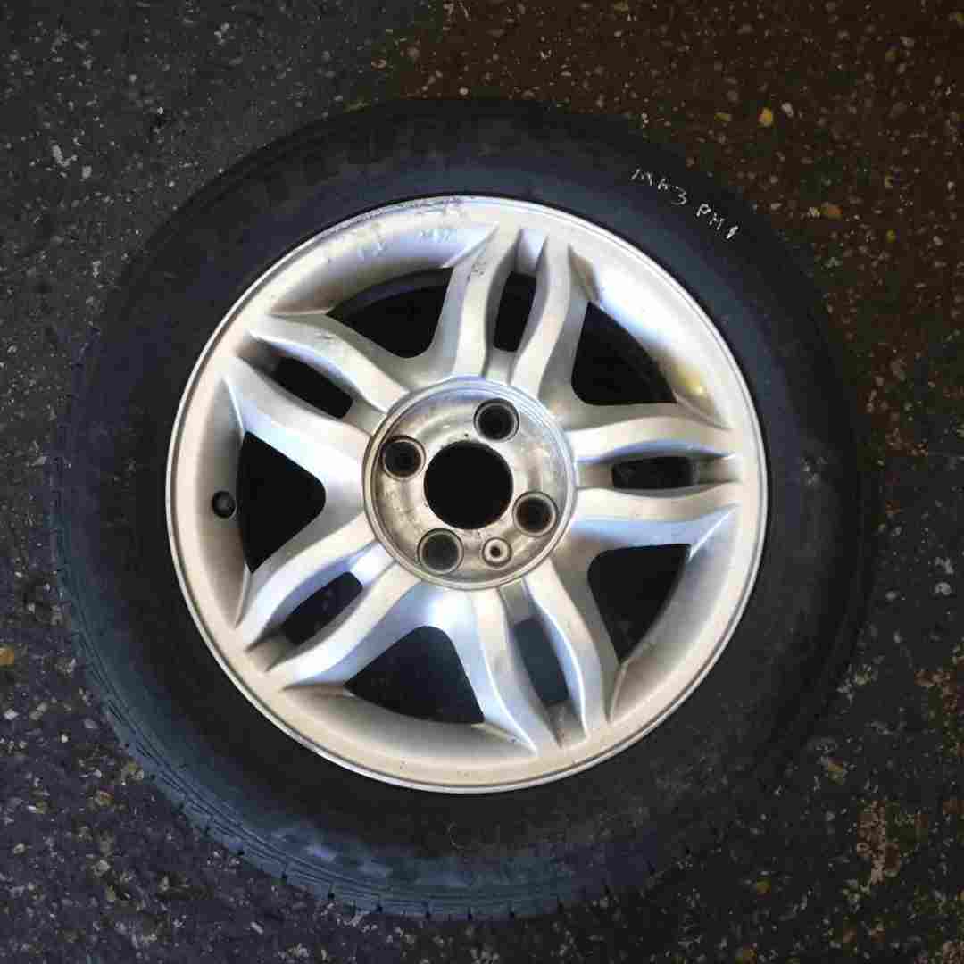 Renault Clio MK3 2005-2012 Mahonia Alloy Wheel + Tyre 185 65 15 7mm