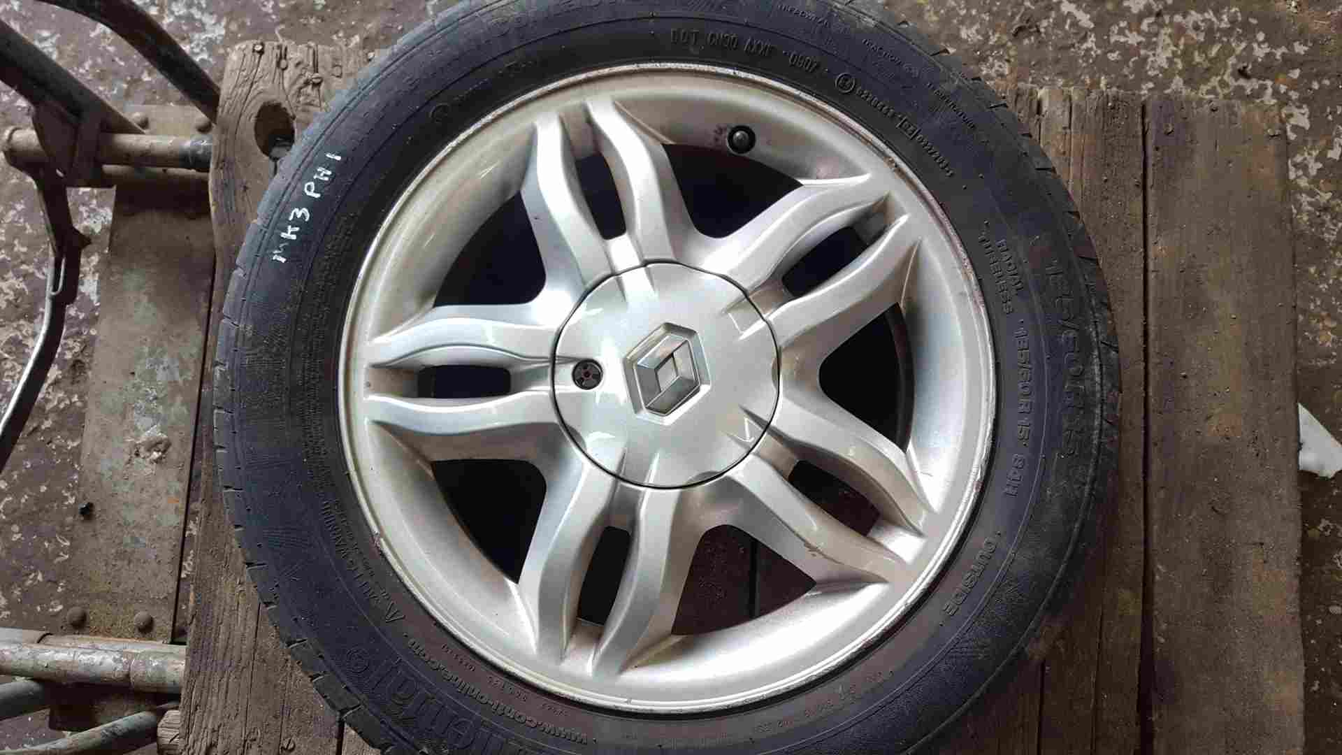 Thumb 7 Renault Clio MK3 2005-2012 Mahonia Alloy Wheel 15Inch 4/5 8200317802