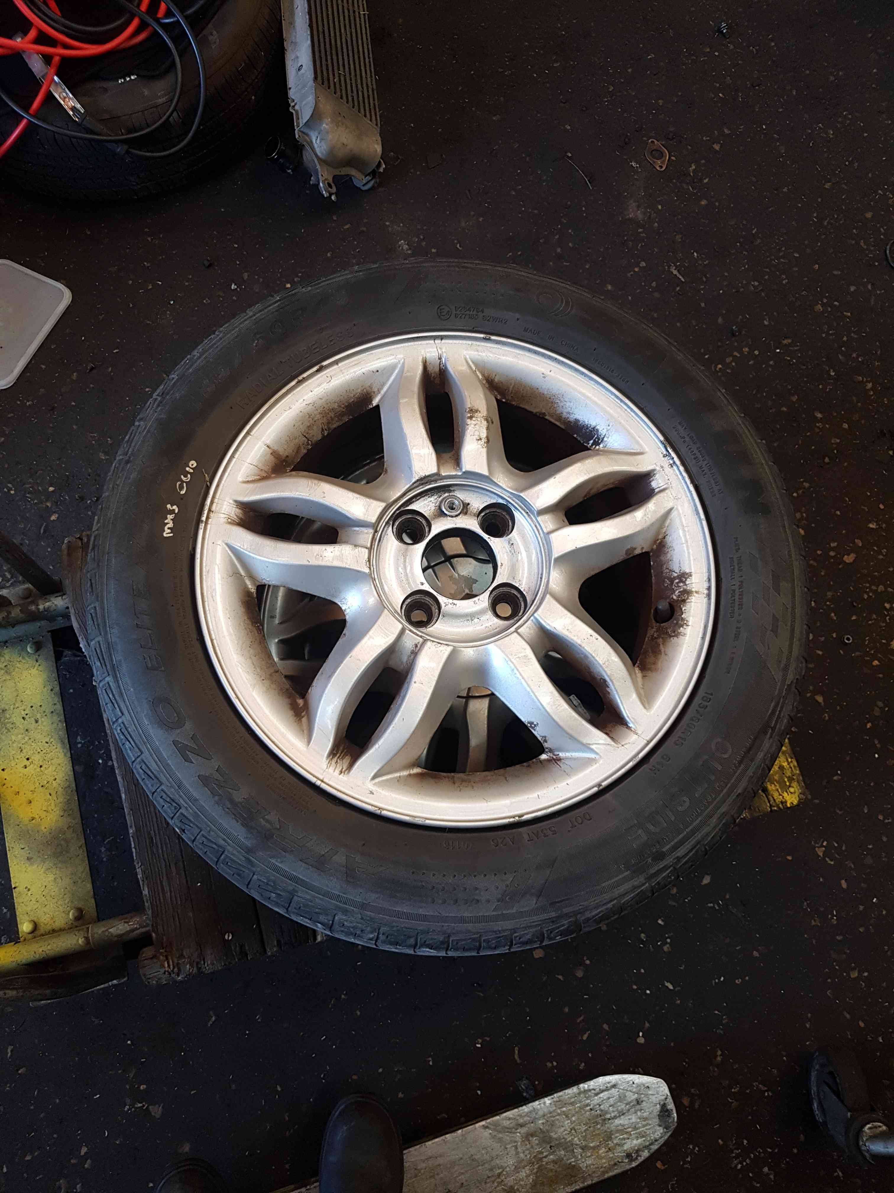 Thumb 2 Renault Clio MK3 2005-2012 Mahonia Alloy Wheel 15inch 3/5 8200317802