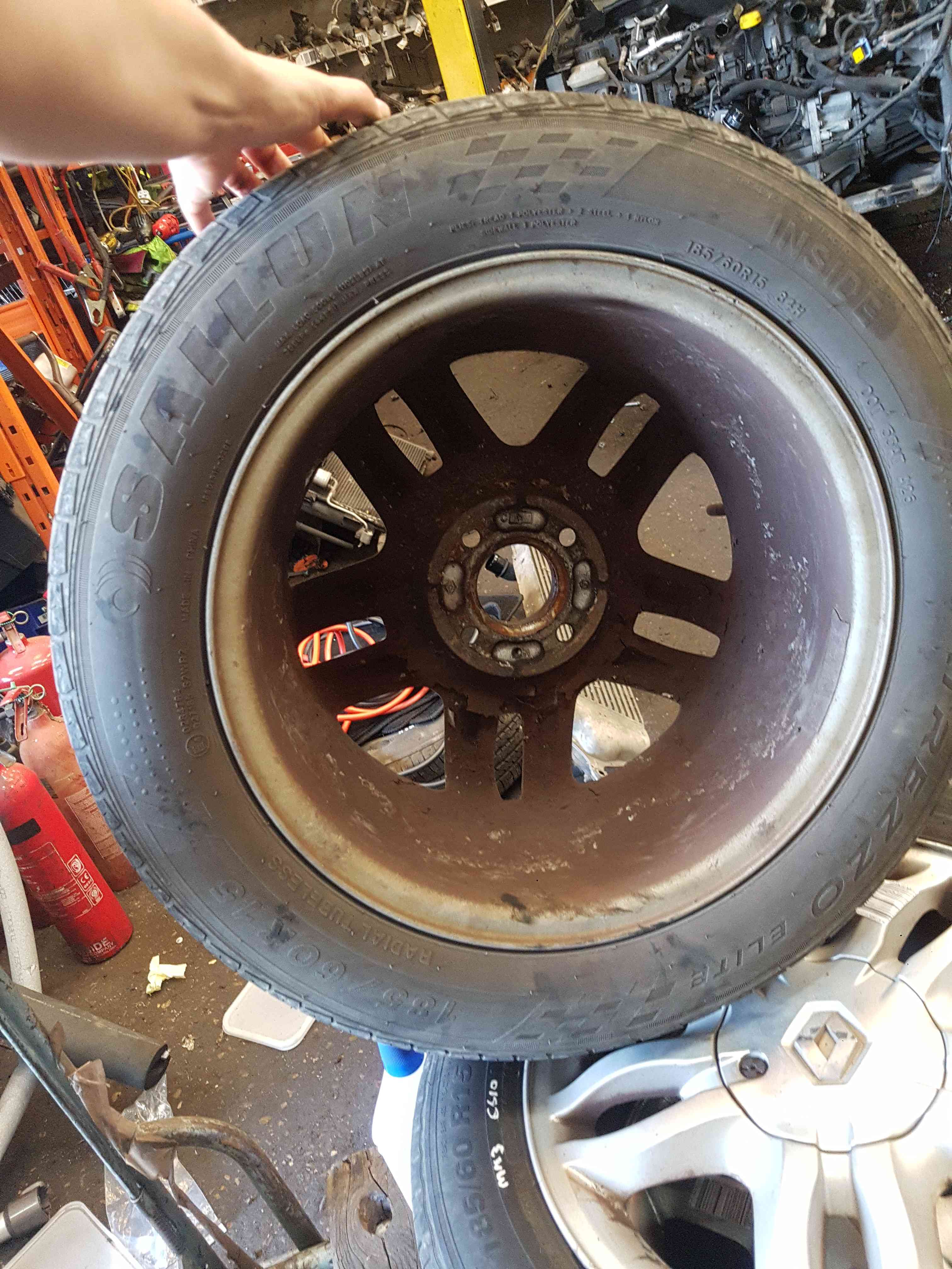 Thumb 6 Renault Clio MK3 2005-2012 Mahonia Alloy Wheel 15inch 3/5 8200317802