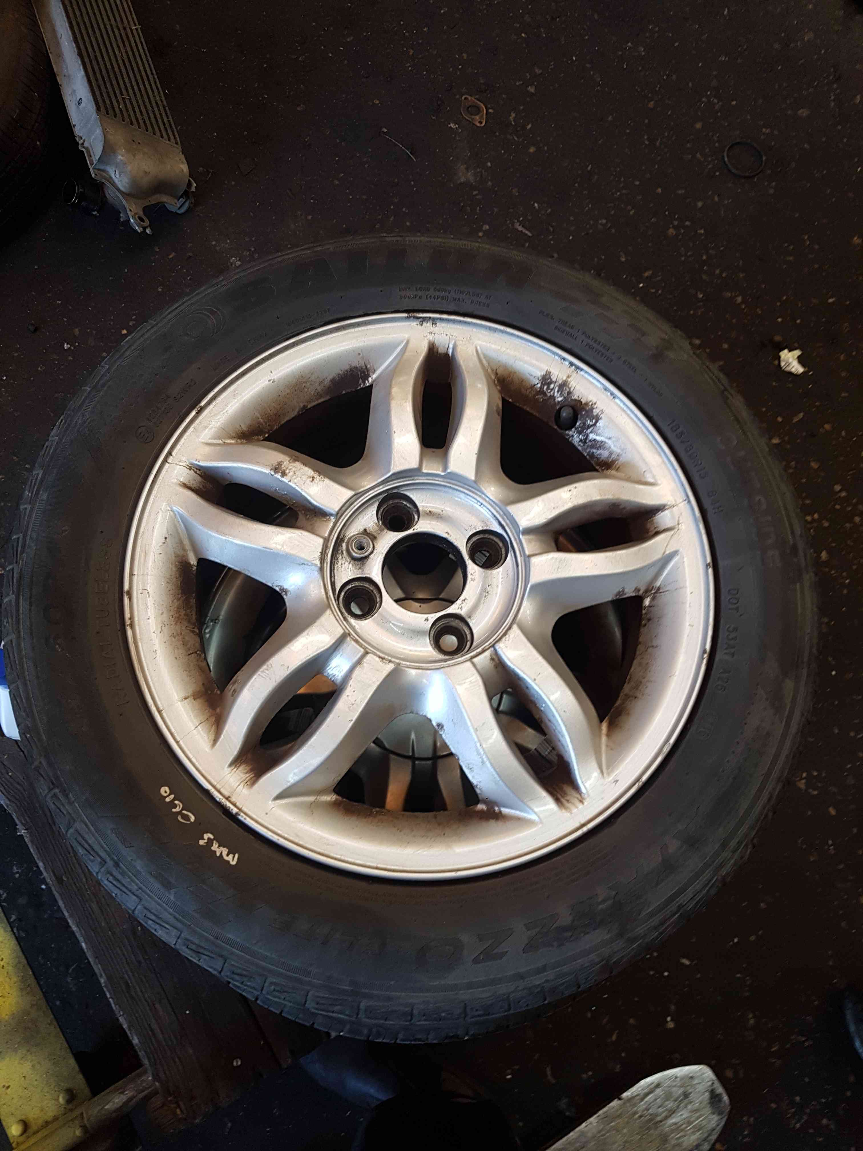 Thumb 8 Renault Clio MK3 2005-2012 Mahonia Alloy Wheel 15inch 3/5 8200317802