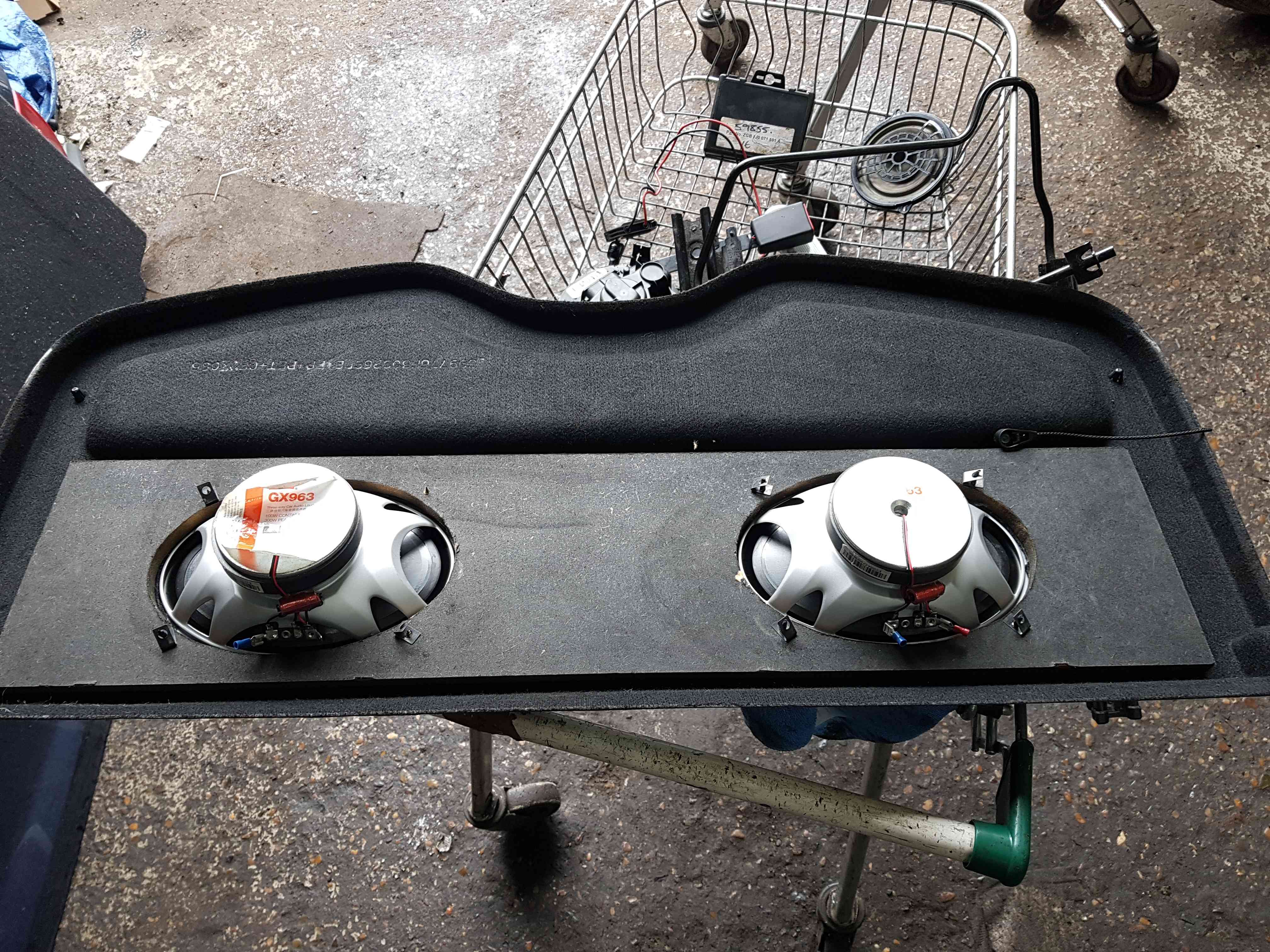 Thumb 9 Renault Clio MK3 2005-2012 Parcel Shelf Load Cover +  JBL Speakers Gx963