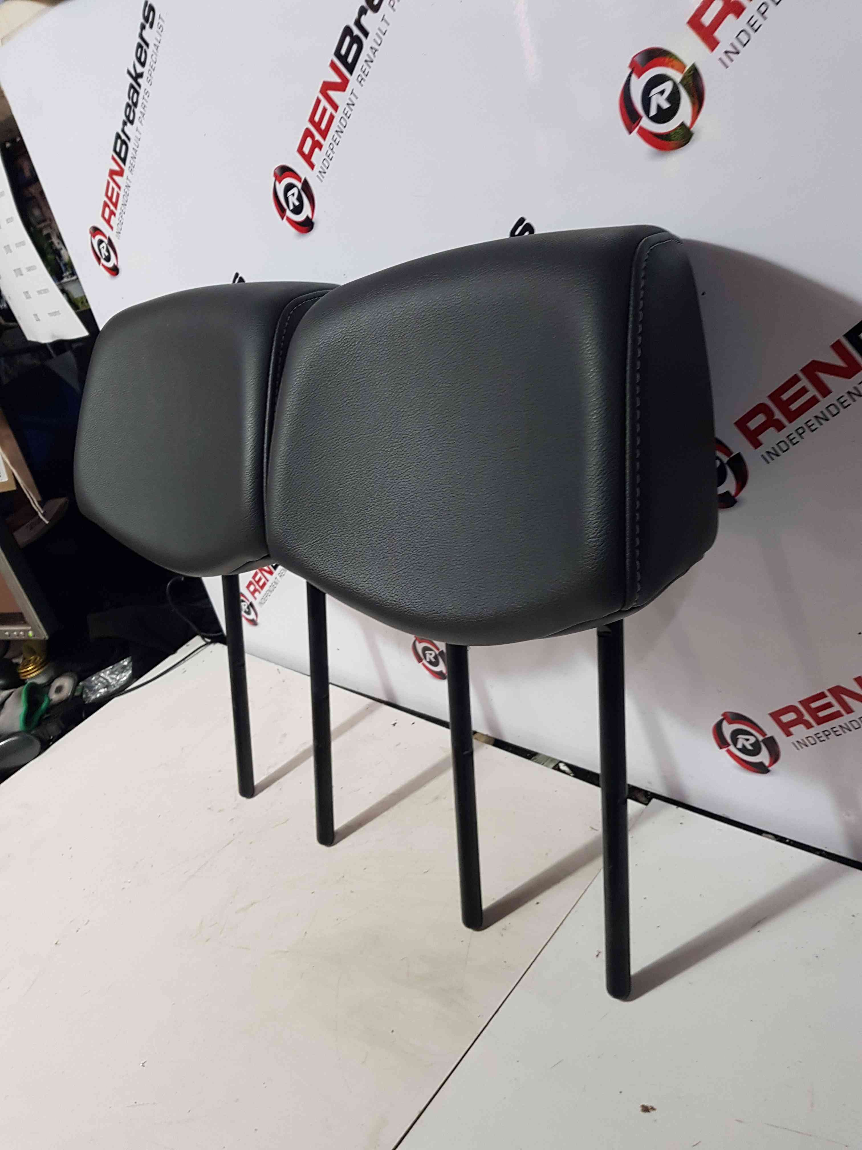 Thumb 4 Renault Clio MK3 2005-2012 Passenger Drivers Front Headrest Leather X2