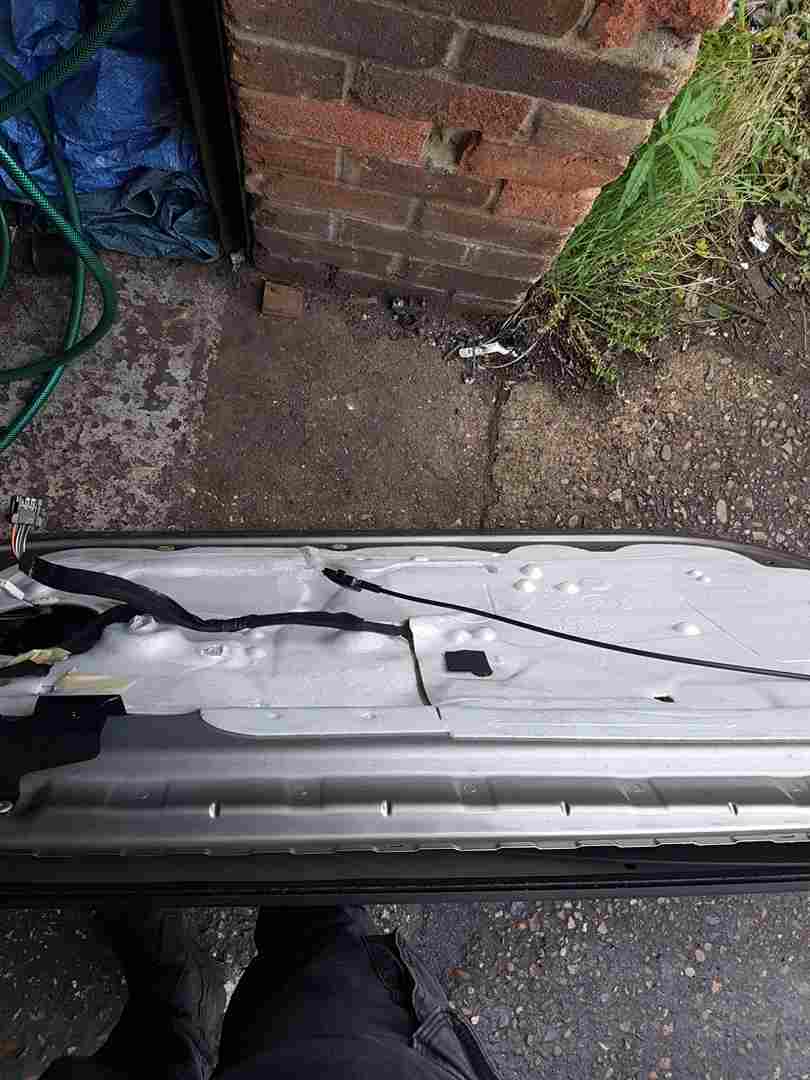 Thumb 3 Renault Clio MK3 2005-2012 Passenger NSF Front Door Beige Gold Tehnk 3Dr