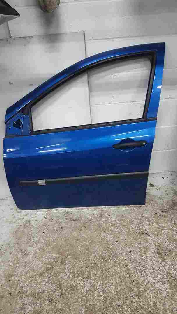 Thumb 3 Renault Clio MK3 2005-2012 Passenger NSF Front Door Blue Terna 5Dr Scratched
