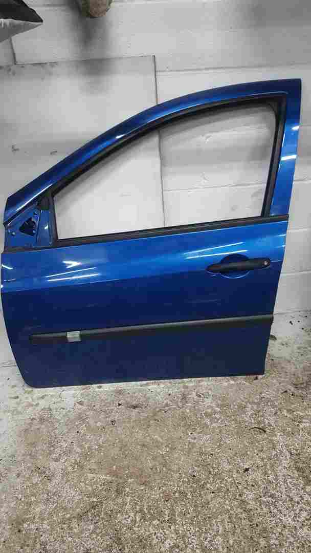 Thumb 5 Renault Clio MK3 2005-2012 Passenger NSF Front Door Blue Terna 5Dr Scratched