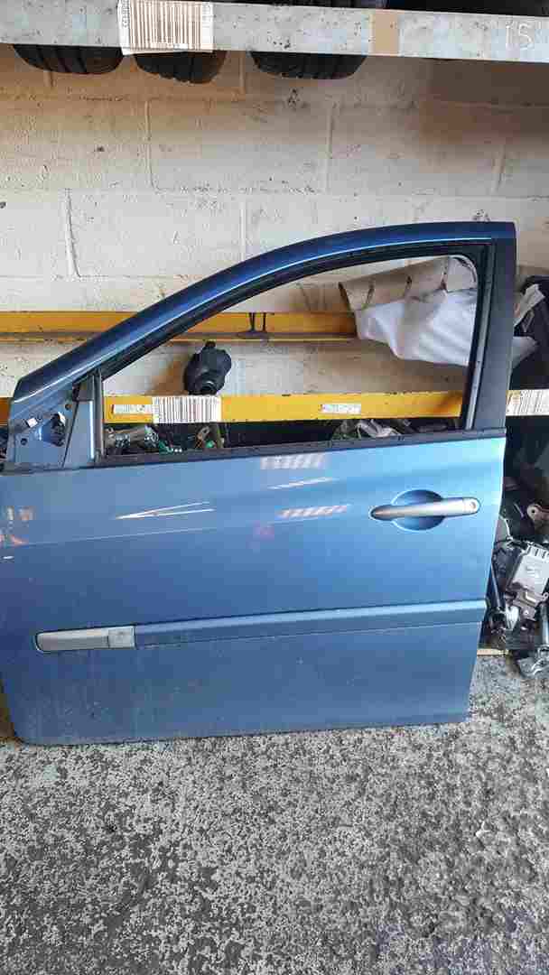 Thumb 2 Renault Clio MK3 2005-2012 Passenger NSF Front Door Blue Ternl 5dr