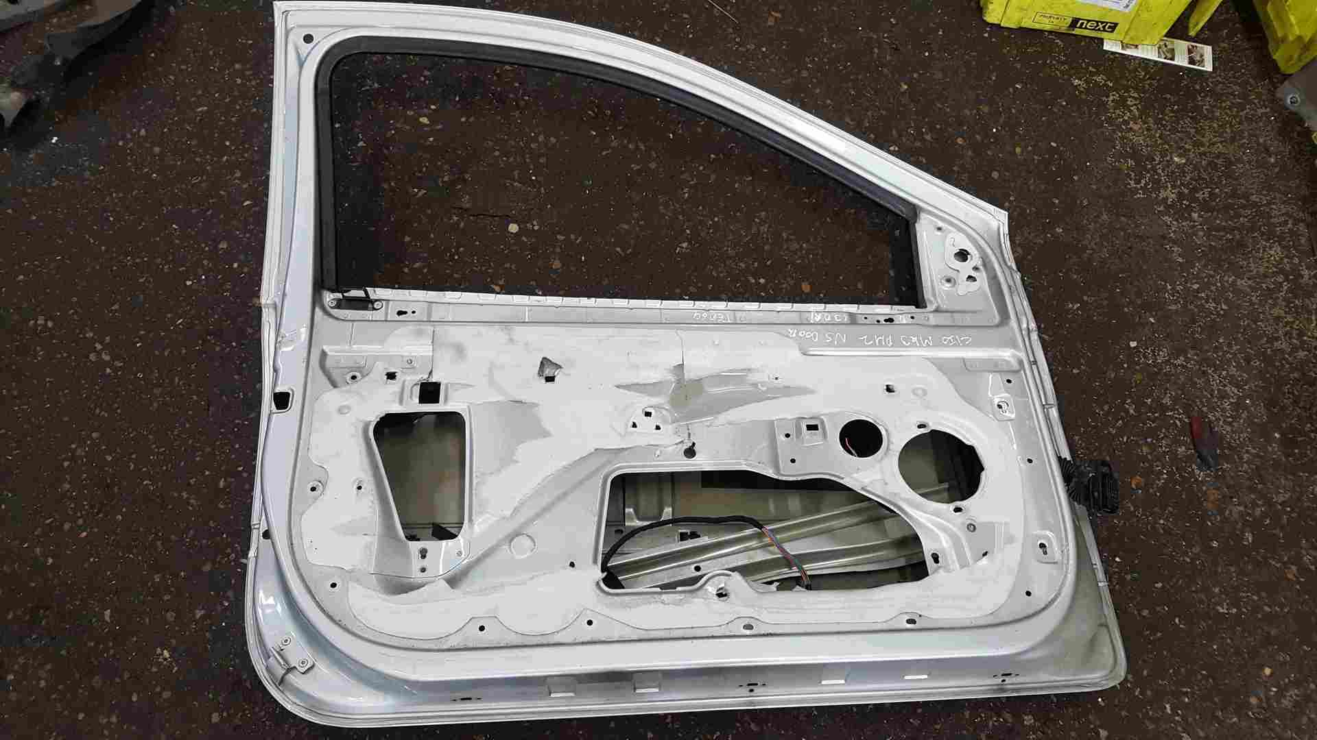 Thumb 3 Renault Clio MK3 2005-2012 Passenger NSF Front Door Silver TED69 3dr