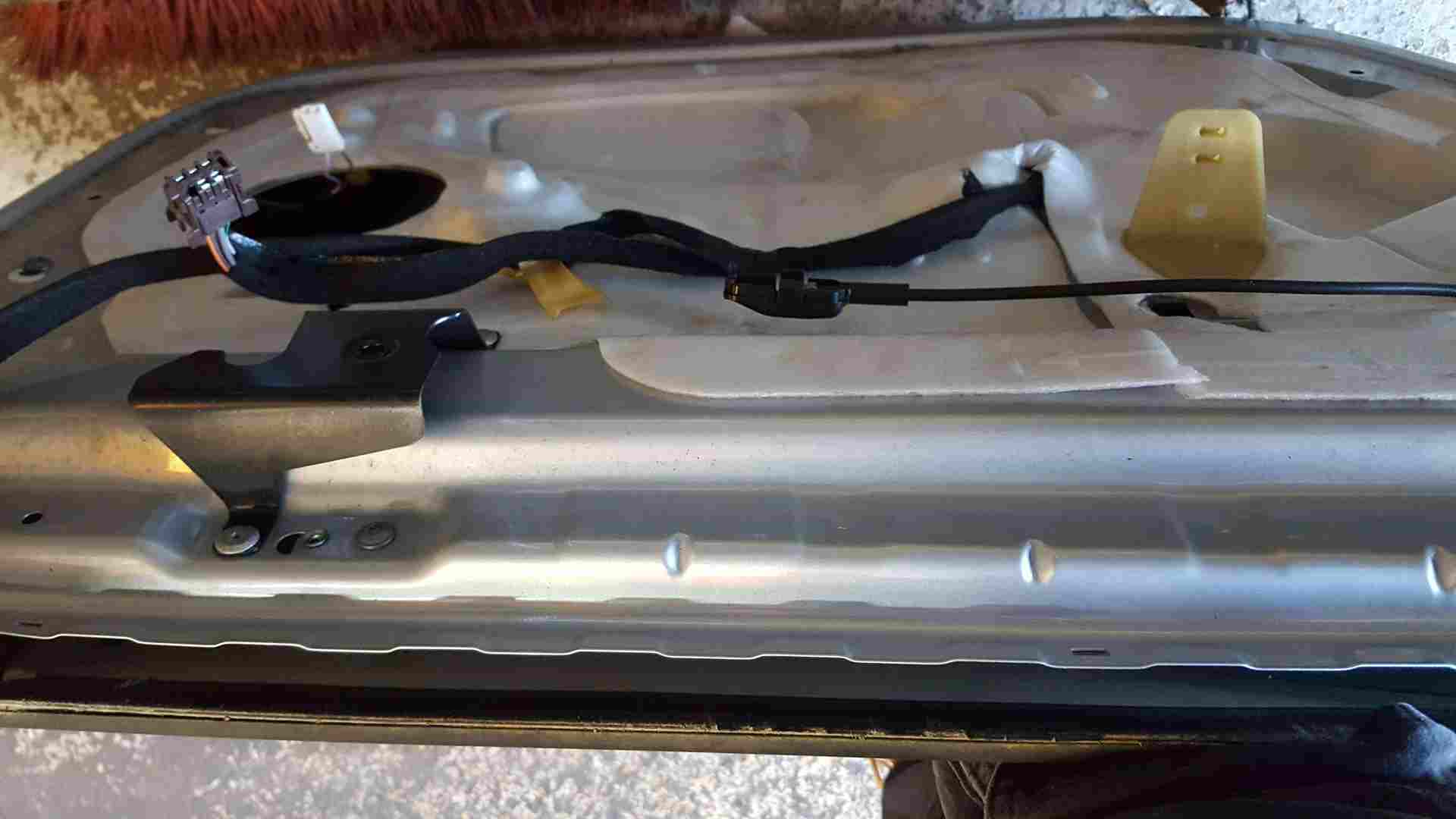 Thumb 2 Renault Clio MK3 2005-2012 Passenger NSF Front Door Silver Ted69 5Door